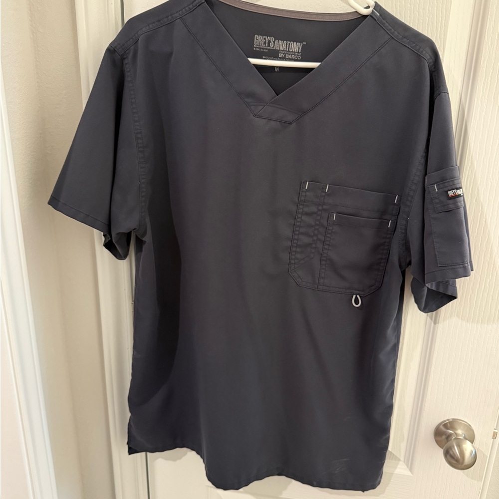 Grey's Anatomy Men's Gray Scrub Set